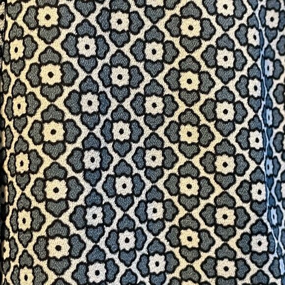 Max Studio Floral Print Blouse Blue Gray Chiffon Faux Wrap Long Sleeve V-Neck S - Picture 8 of 11